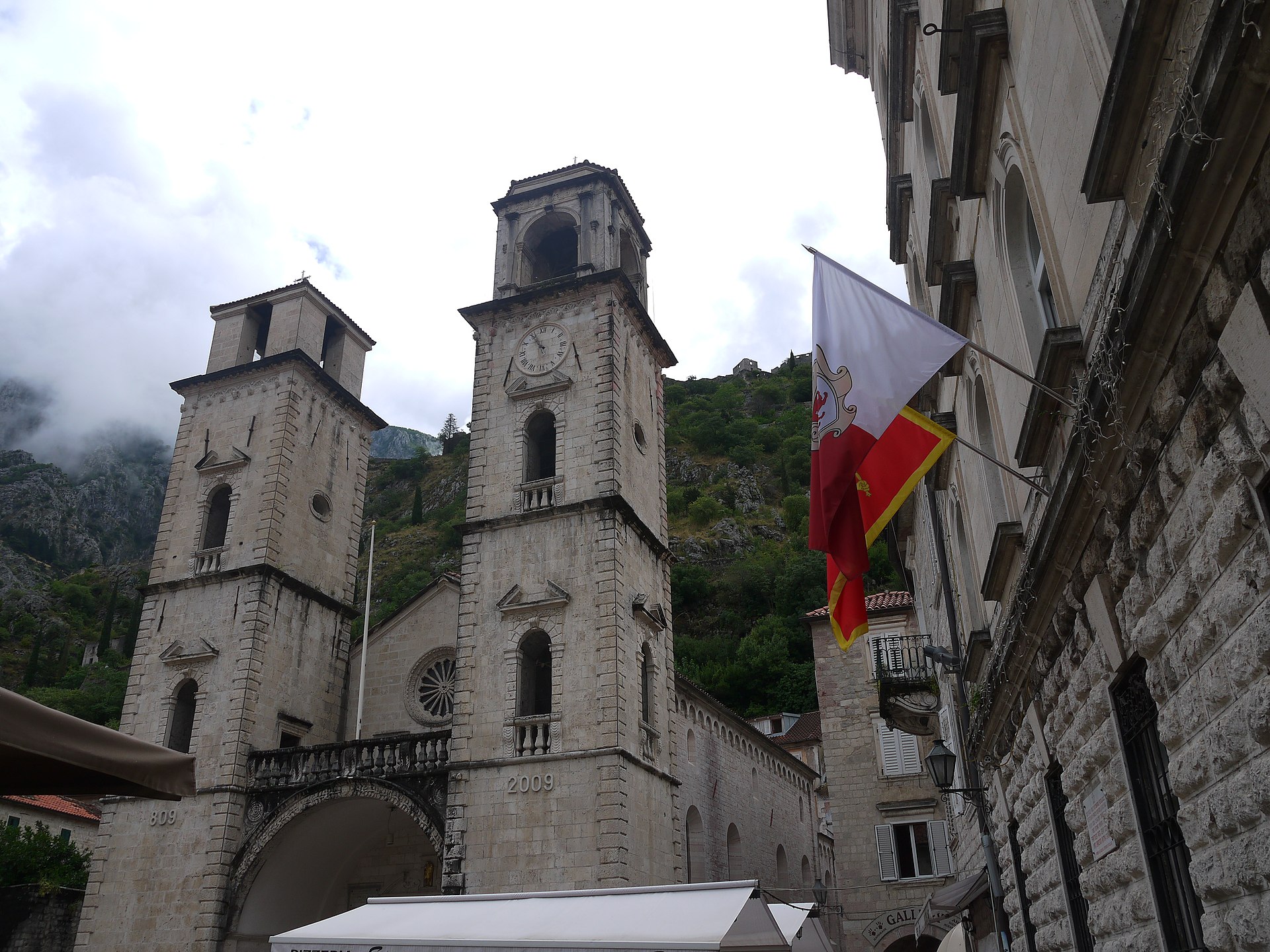 Kotor, Montenegro: 15 tips voor wat te zien en te doen in 2026 5 Kathedraal van Sint-Tryphon