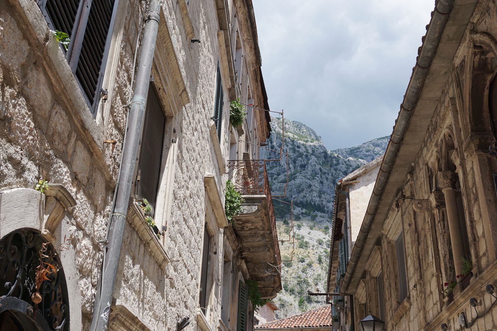 Kotor, Montenegro: 15 tips voor wat te zien en te doen in 2026 8 Het geheime pad „Ladder of Kotor”