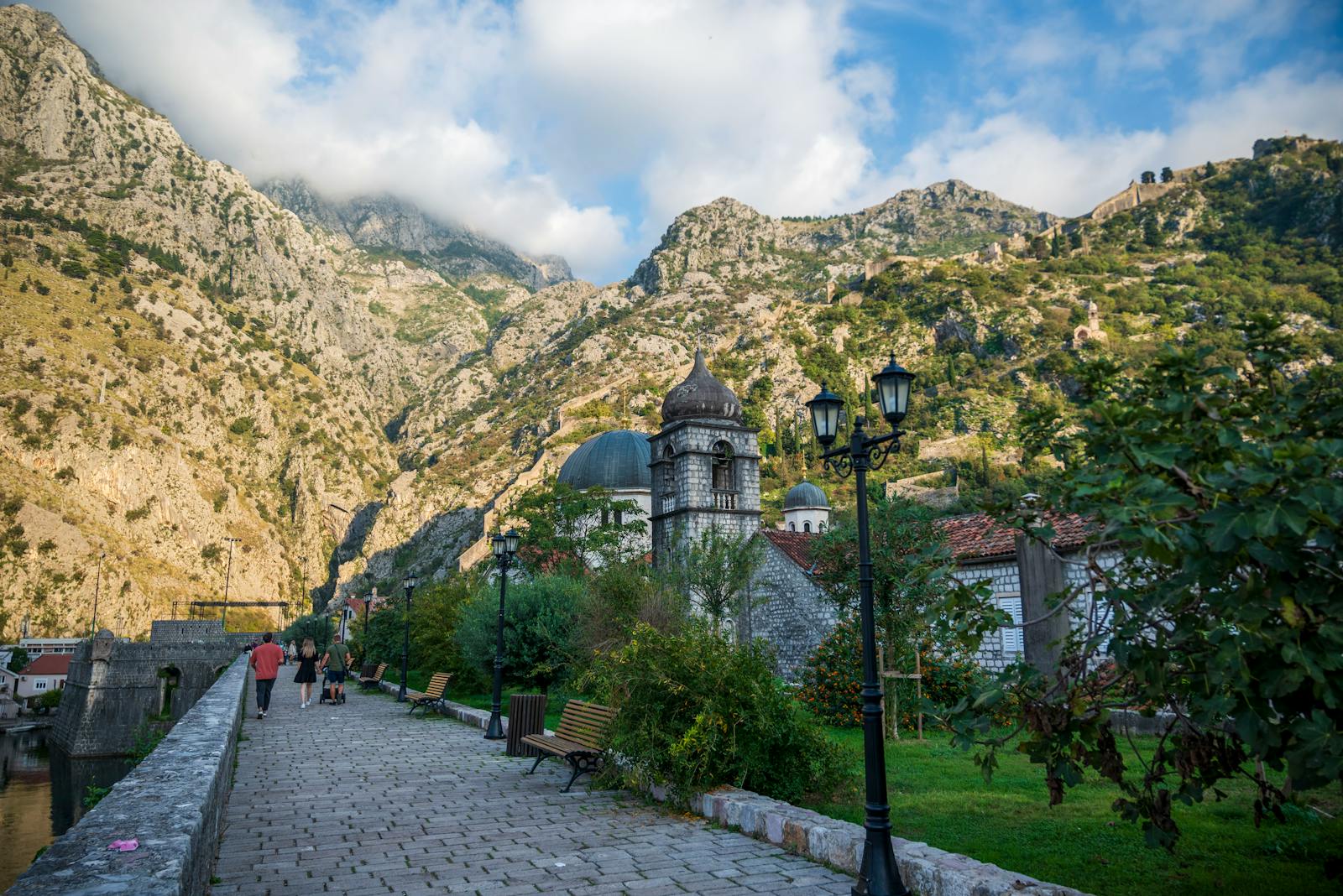 Kotor, Montenegro: 15 tips voor wat te zien en te doen in 2026 14 Kaasstop in het dorpje Njeguši