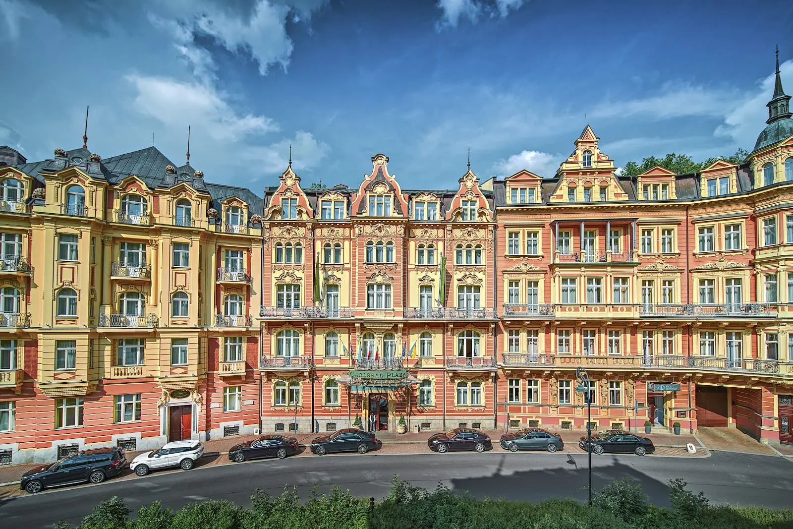 Cosa vedere a Karlovy Vary: 9 consigli tra colonnati, terme e gite 2026 2 Hotel termale Carlsbad Plaza a Karlovy Vary