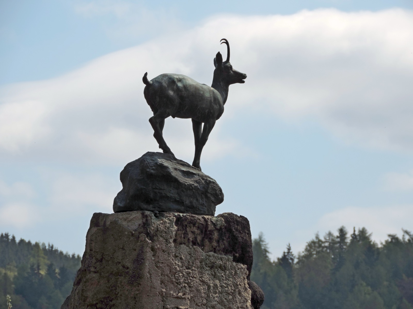 What to See in Karlovy Vary: 9 Tips for Colonnades, Spas & Day Trips 2026 12 The chamois statue at the Deer Leap viewpoint