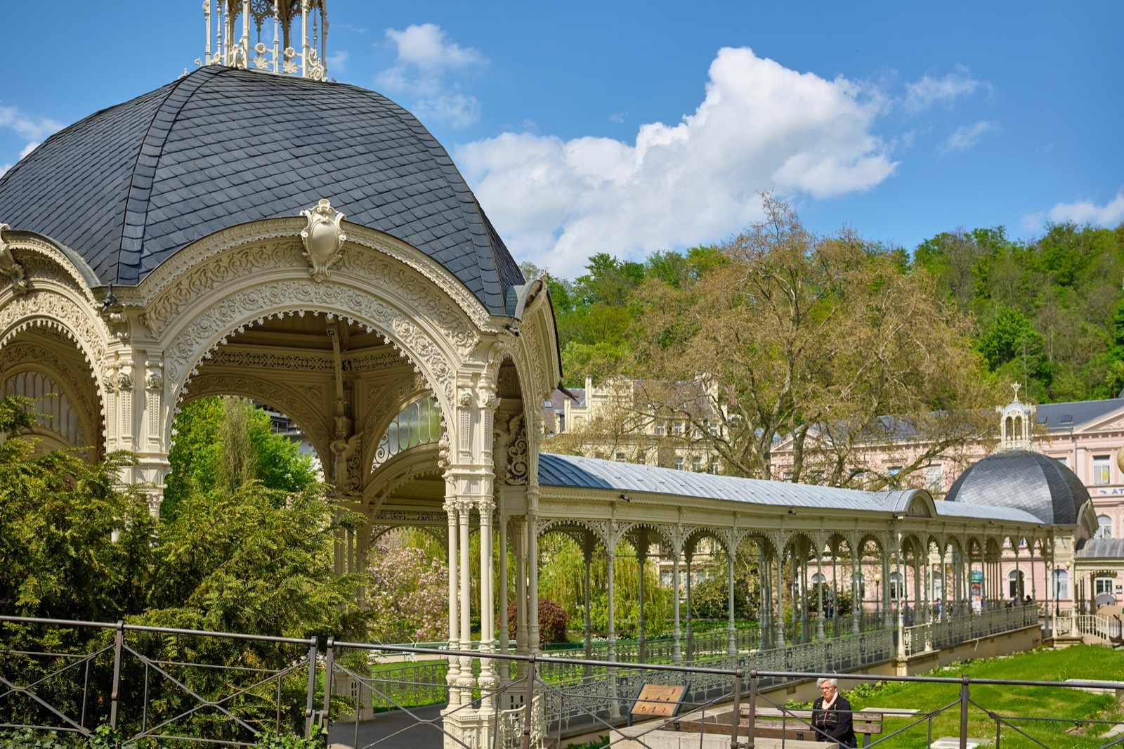 What to See in Karlovy Vary: 9 Tips for Colonnades, Spas & Day Trips 2026 6 The cast-iron Park Colonnade surrounded by greenery