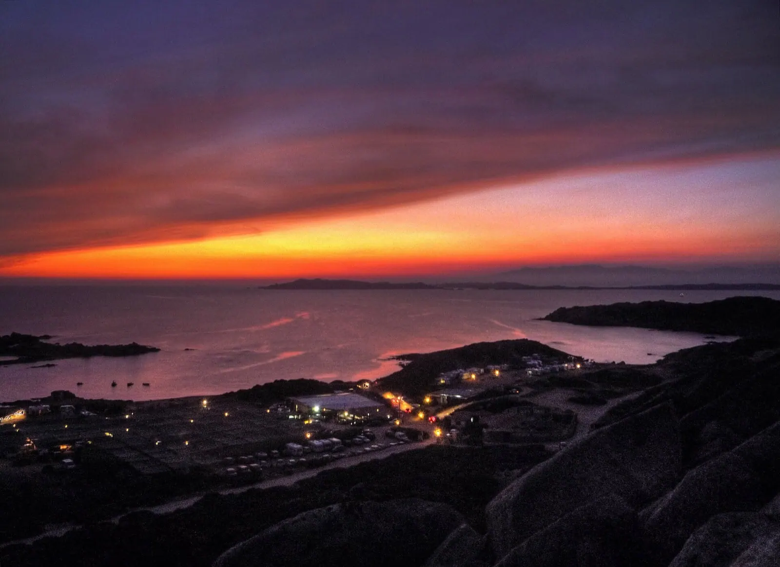 Souostroví La Maddalena: 10 tipů na ráj severu Sardinie 4 Západ slunce nad souostrovím La Maddalena u Punta Tegge
