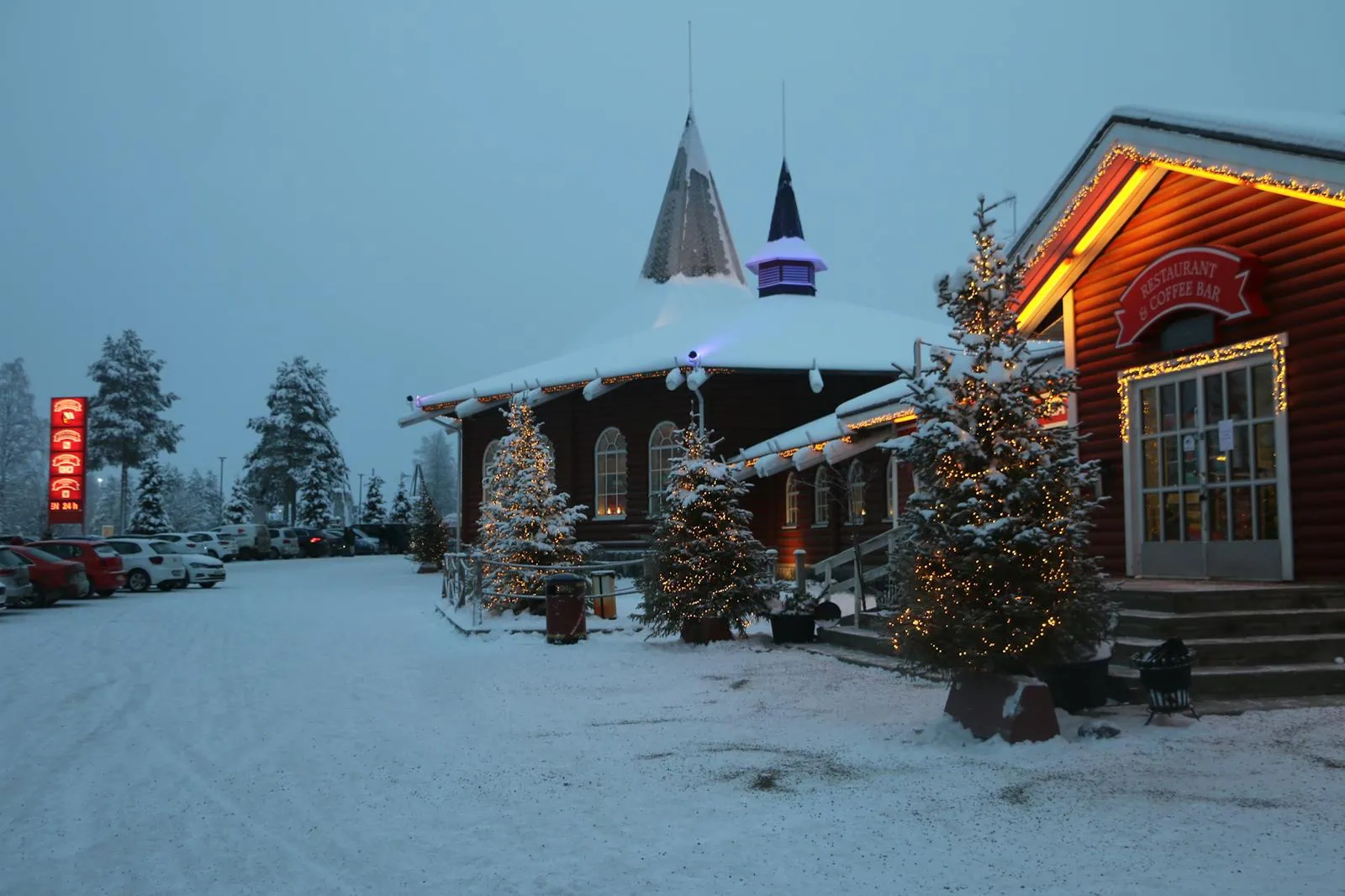 Laponsko: 20 tipov, čo vidieť a zažiť v krajine polárnej žiary 2026 6 Podzemný vianočný park SantaPark pri Rovaniemi