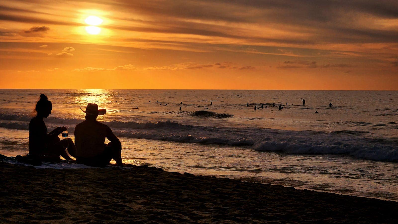 Puerto Escondido: surfing, plaże i 12 wskazówek 2026 4 Zachód słońca w La Punta