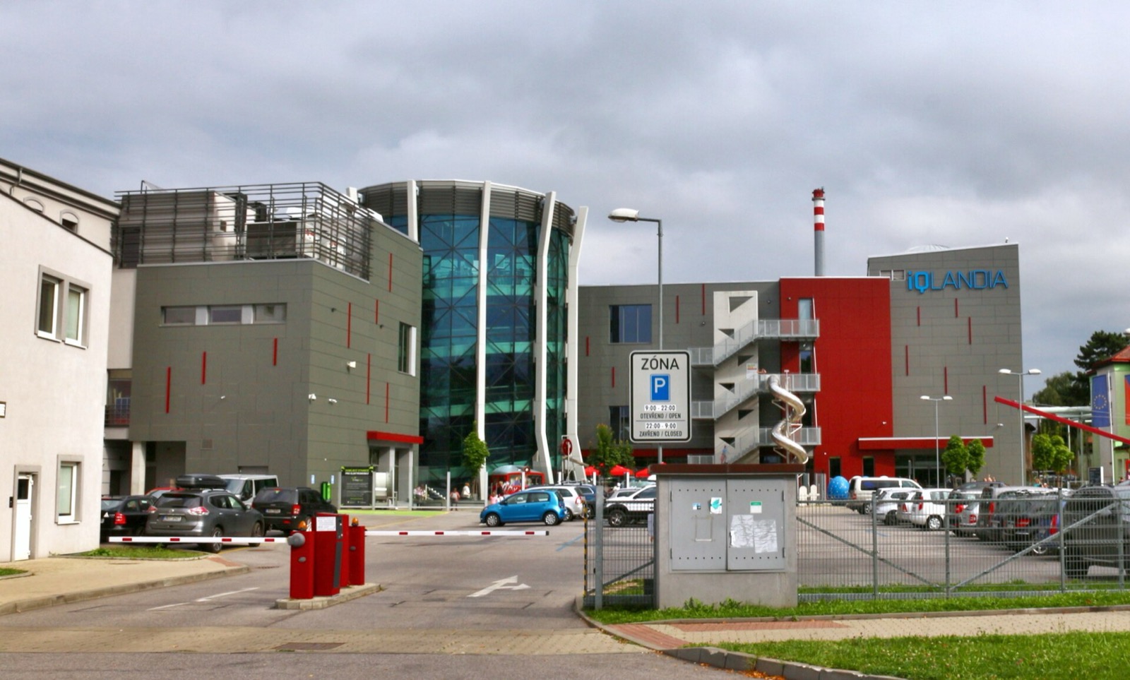 Liberec: 8 tipů, co vidět a dělat ve městě a okolí 7 Budova science centra iQLANDIA v Liberci