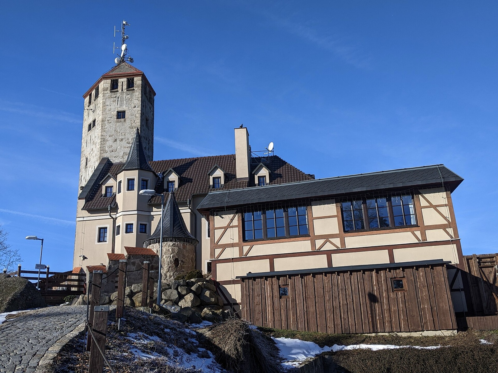 Liberec: 8 tipů, co vidět a dělat ve městě a okolí 9 Novogotická Liberecká výšina připomínající středověký hrad