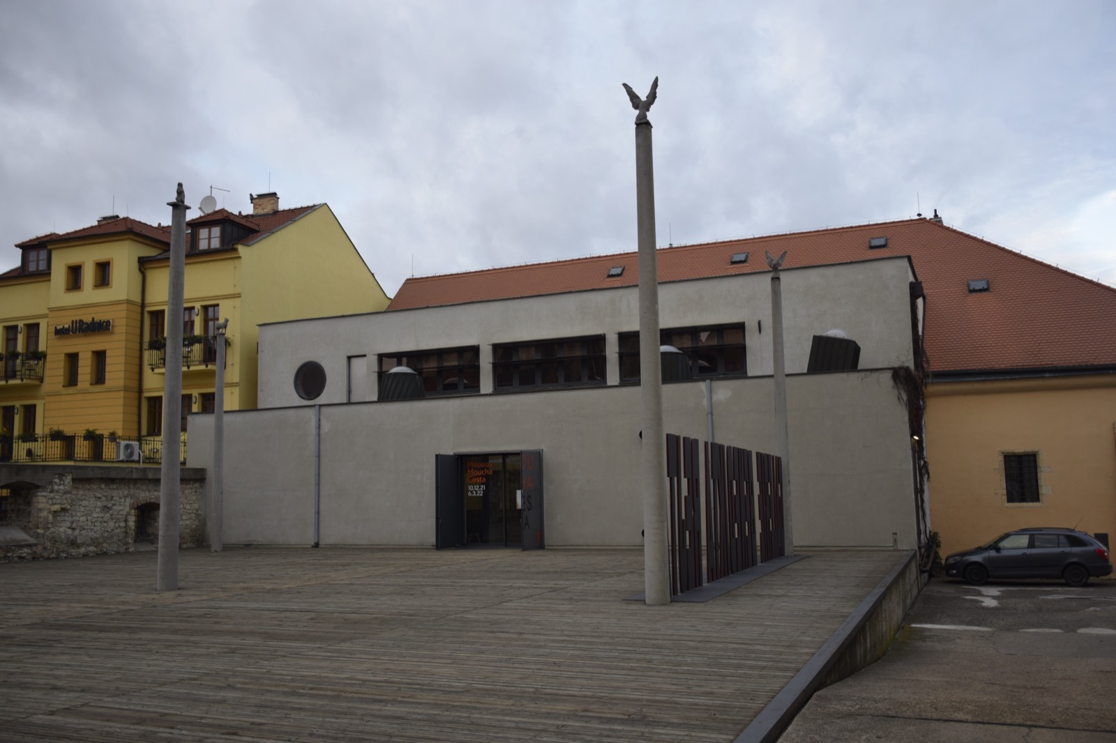 Louny in Tschechien: 8 Tipps, was du in der Stadt von Benedikt Rejt 2026 sehen kannst 6 Die Benedikt-Rejt-Galerie im Gebäude der ehemaligen Brauerei in Louny