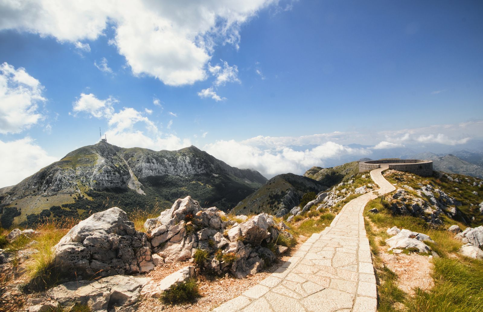 NP Lovćen, mauzoleum Njegoše a Cetinje: 11 tipů na srdce Černé Hory 6 Mauzoleum Petra II. Petroviće Njegoše