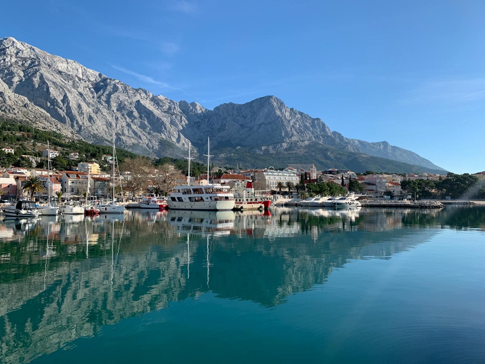 Makarska, Croația: 12 idei ce să vezi și faci în 2026 10 Fă baie pe faimoasa plajă Punta Rata