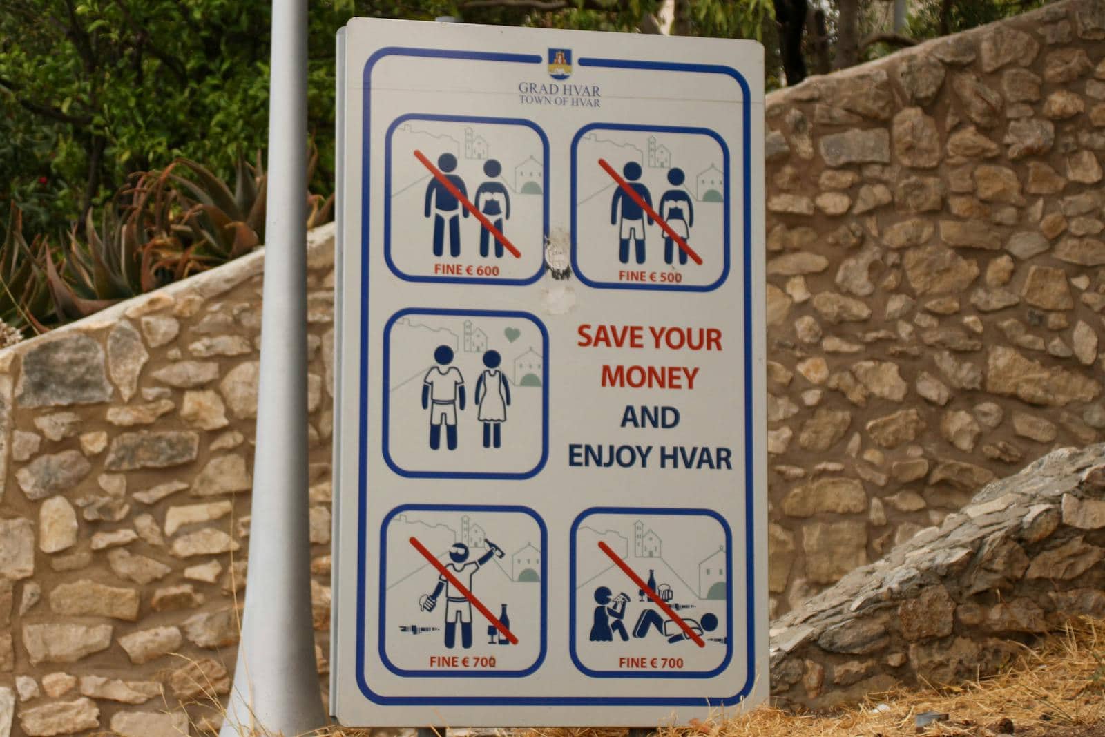 Makarska, Croația: 12 idei ce să vezi și faci în 2026 16 Navighează din Drvenik spre însorita insulă Hvar