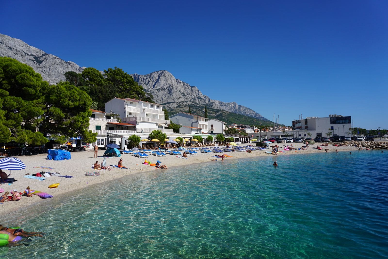 Makarska, Croația: 12 idei ce să vezi și faci în 2026 8 Trăiește adrenalina pe Biokovo Skywalk