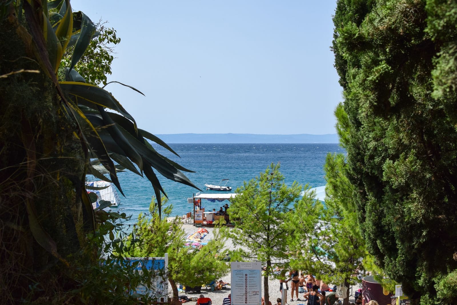 Makarska, Croația: 12 idei ce să vezi și faci în 2026 14 Încetinește ritmul în sud: Podgora, Drvenik și Gradac