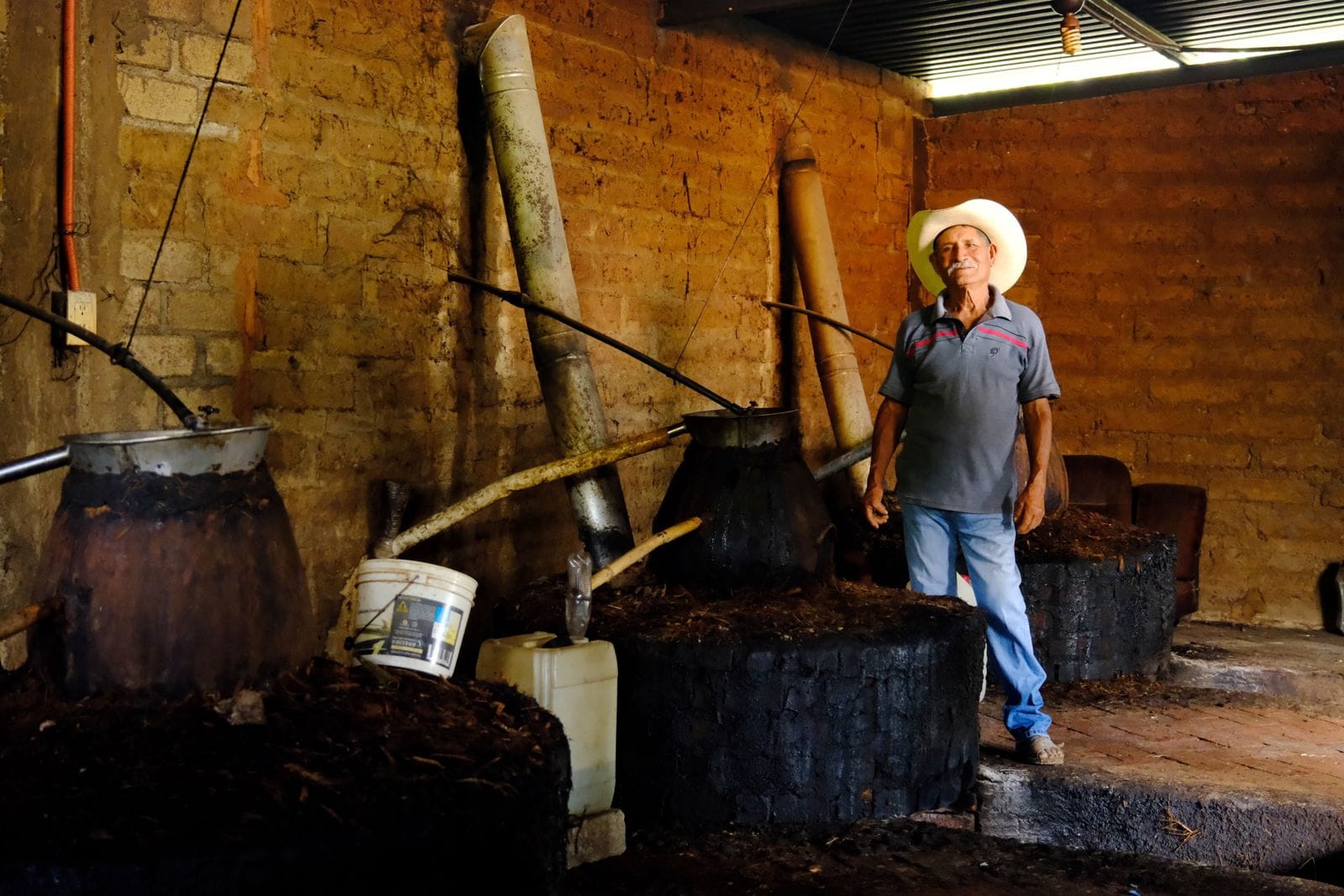 Tequila și mezcal în Mexic: cum se beau și unde le guști 6 Distilerie de mezcal în Oaxaca