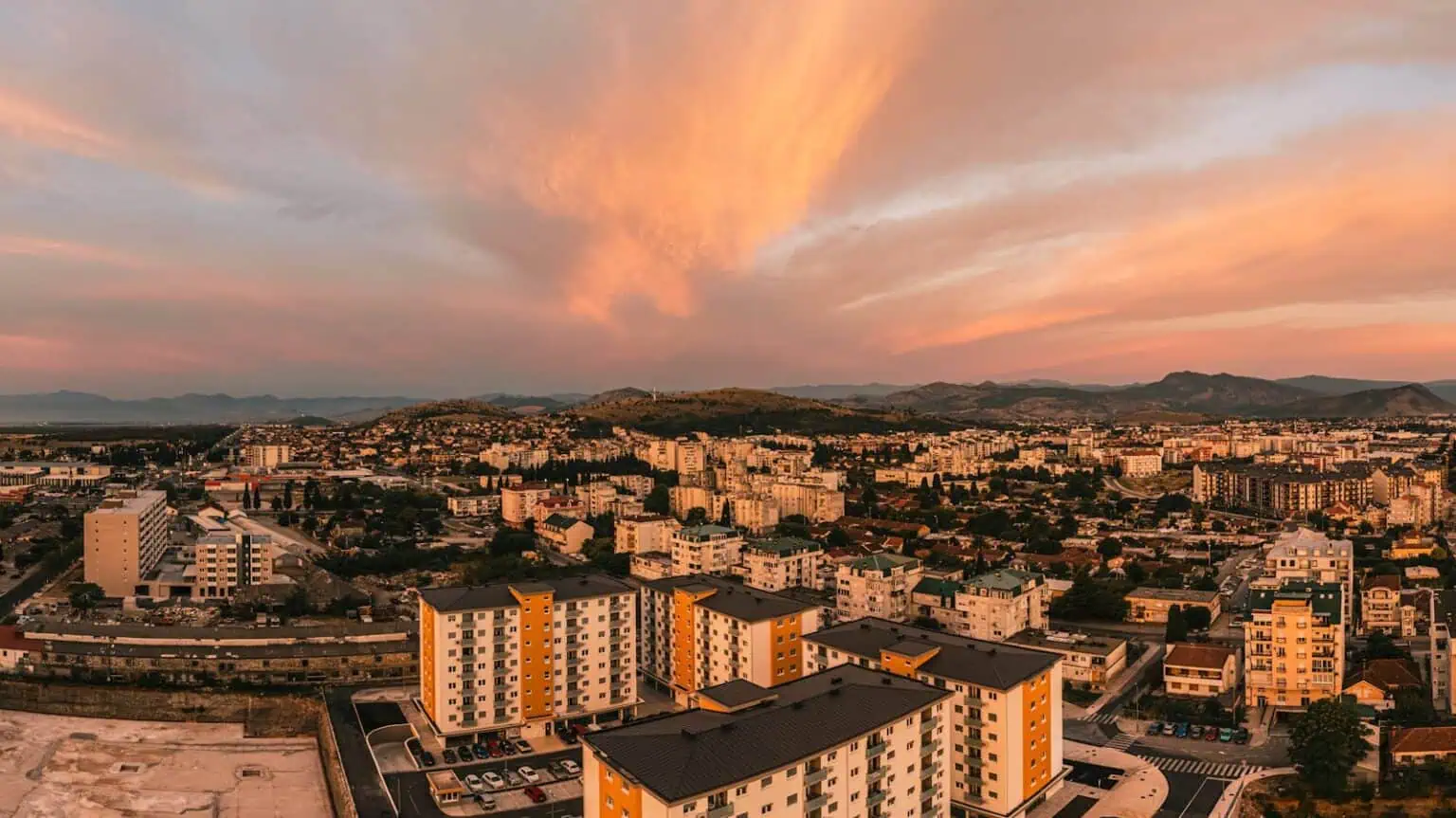 Montenegró: útikalauz, tippek és látnivalók 2026 2 Montenegró időjárás: mikor menj a tengerhez és a hegyekbe (hónapról hónapra)