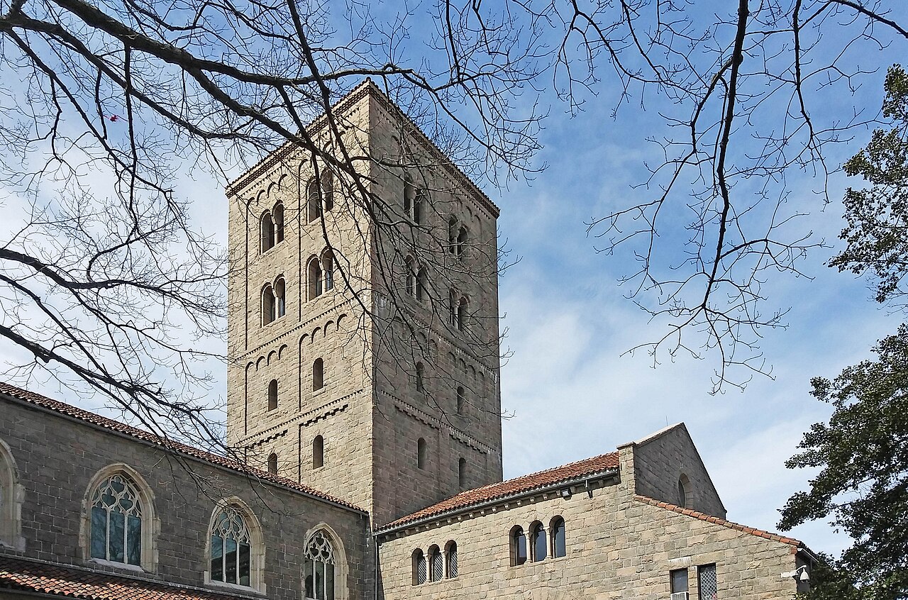 Les meilleurs musées de New York : 15 musées à visiter en 2026 7 Le musée médiéval The Cloisters dans le Fort Tryon Park