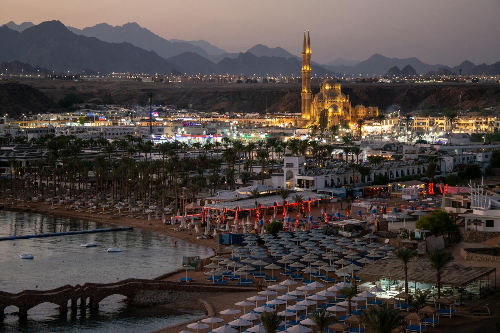 Sharm el-Sheikh, Egypt: 13 tipů, co vidět a dělat + nejlepší pláže 7 Večerní Naama Bay v Sharm el-Sheikhu
