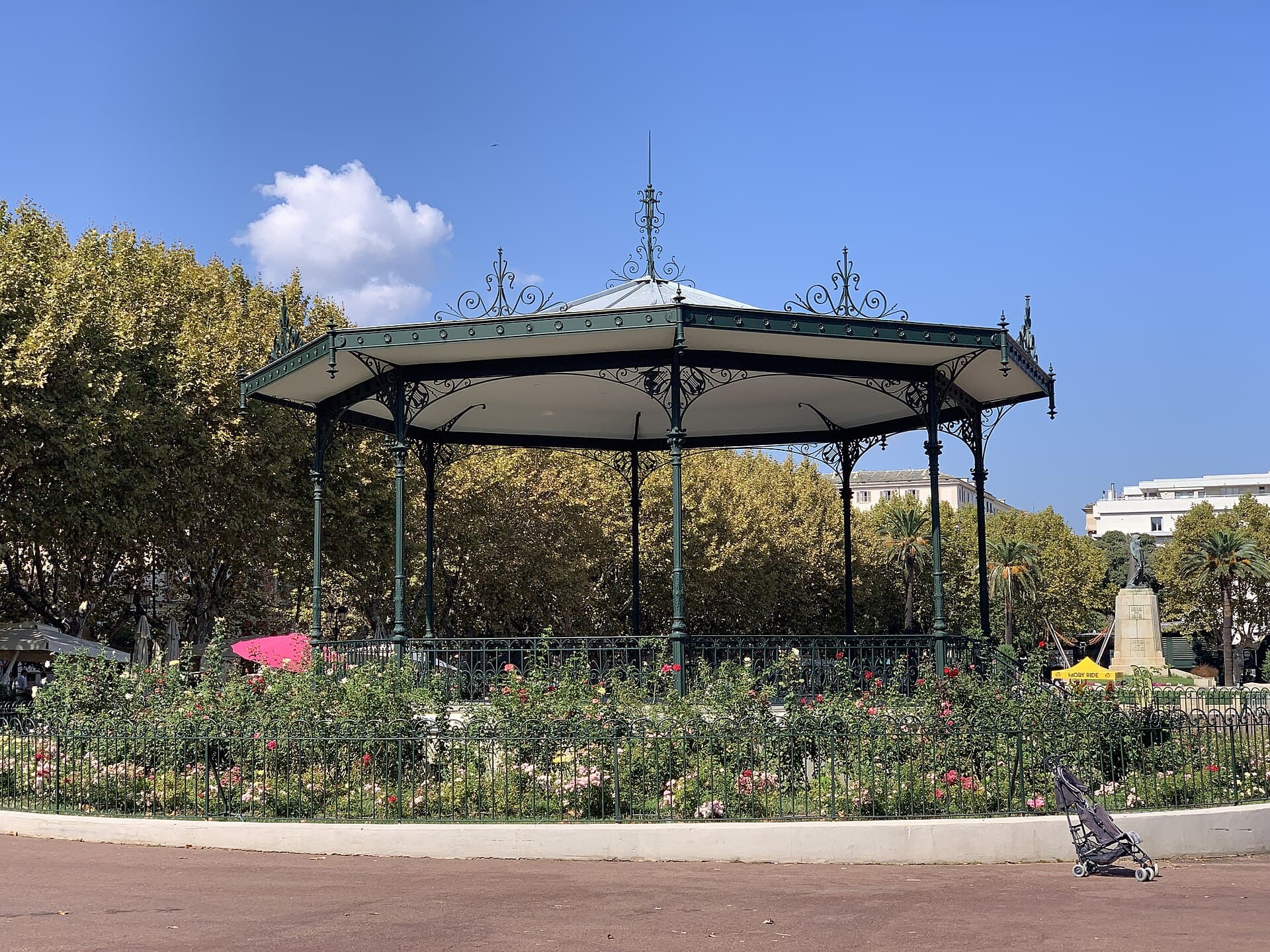 Bastia e Cap Corse, Corsica: 11 consigli per il 2026 84 Place Saint-Nicolas e il caffè del mattino