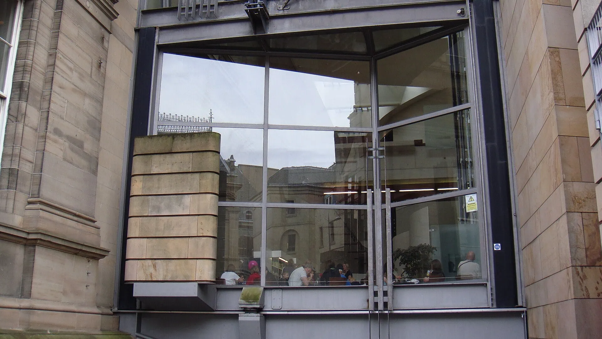 Edinburgh, Skócia: 31 tipp, mit érdemes látni és csinálni 2026-ban 23 A National Museum of Scotland épülete Edinburghban