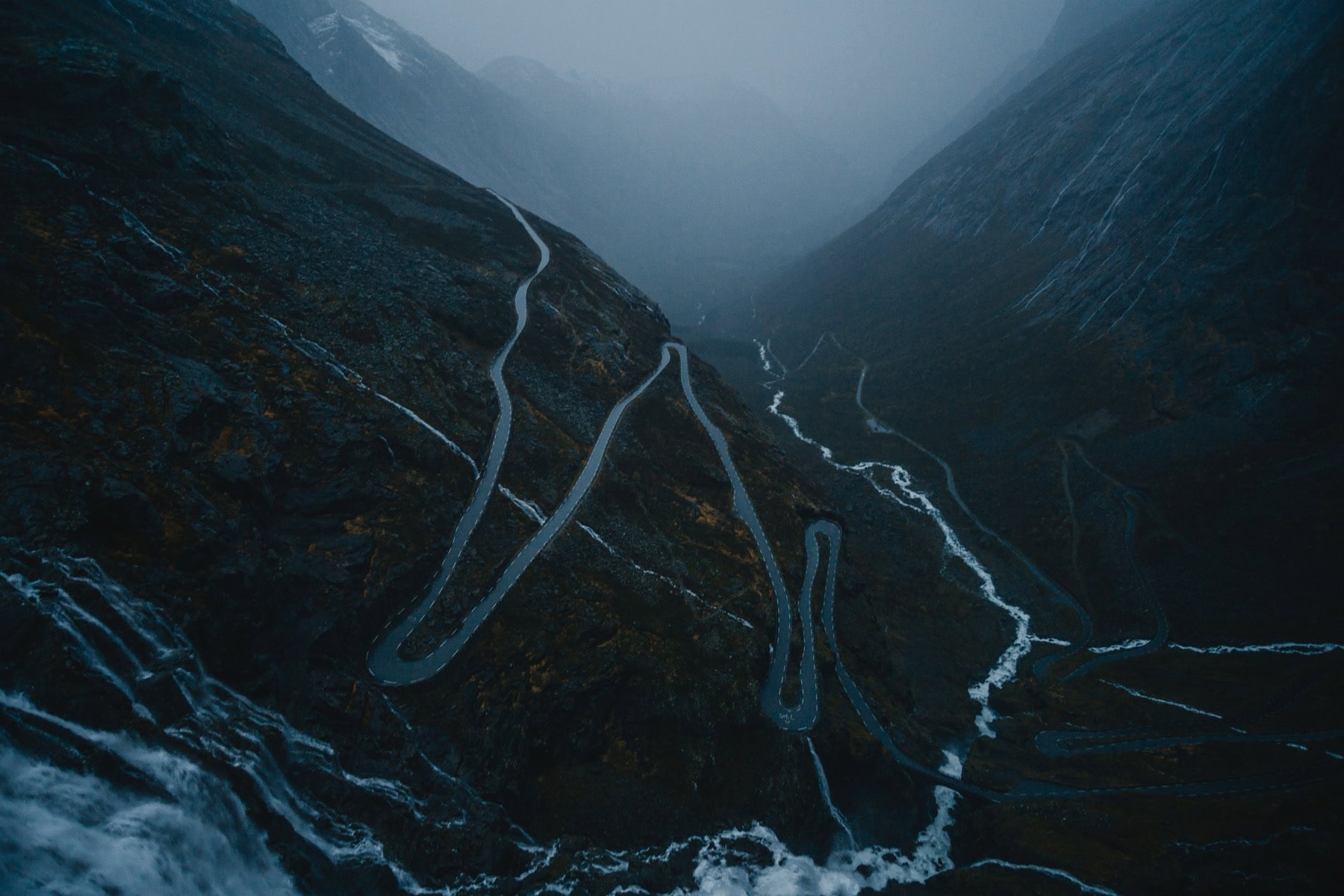 Drumul Atlantic și Trollstigen: 8 lucruri de știut despre șoseaua norvegiană de vis în 2026 9 Trollstigen și cele 11 viraje