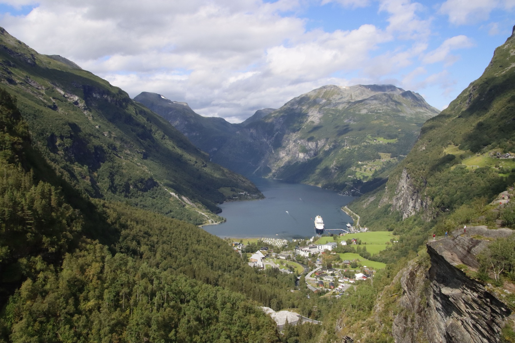 Geirangerfjord en Noruega: 8 cosas que ver y hacer en el fiordo más famoso 4 Los mejores miradores del Geirangerfjord