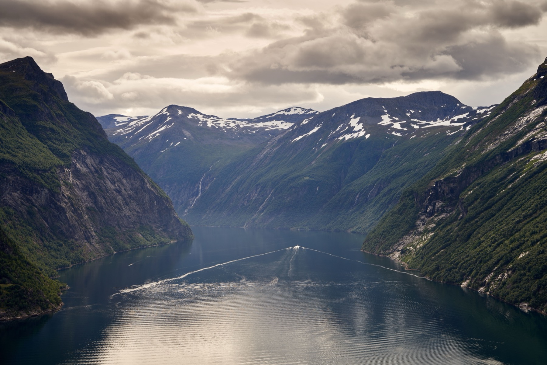 Geirangerfjord en Noruega: 8 cosas que ver y hacer en el fiordo más famoso 11 Experiencias en el agua en Geiranger