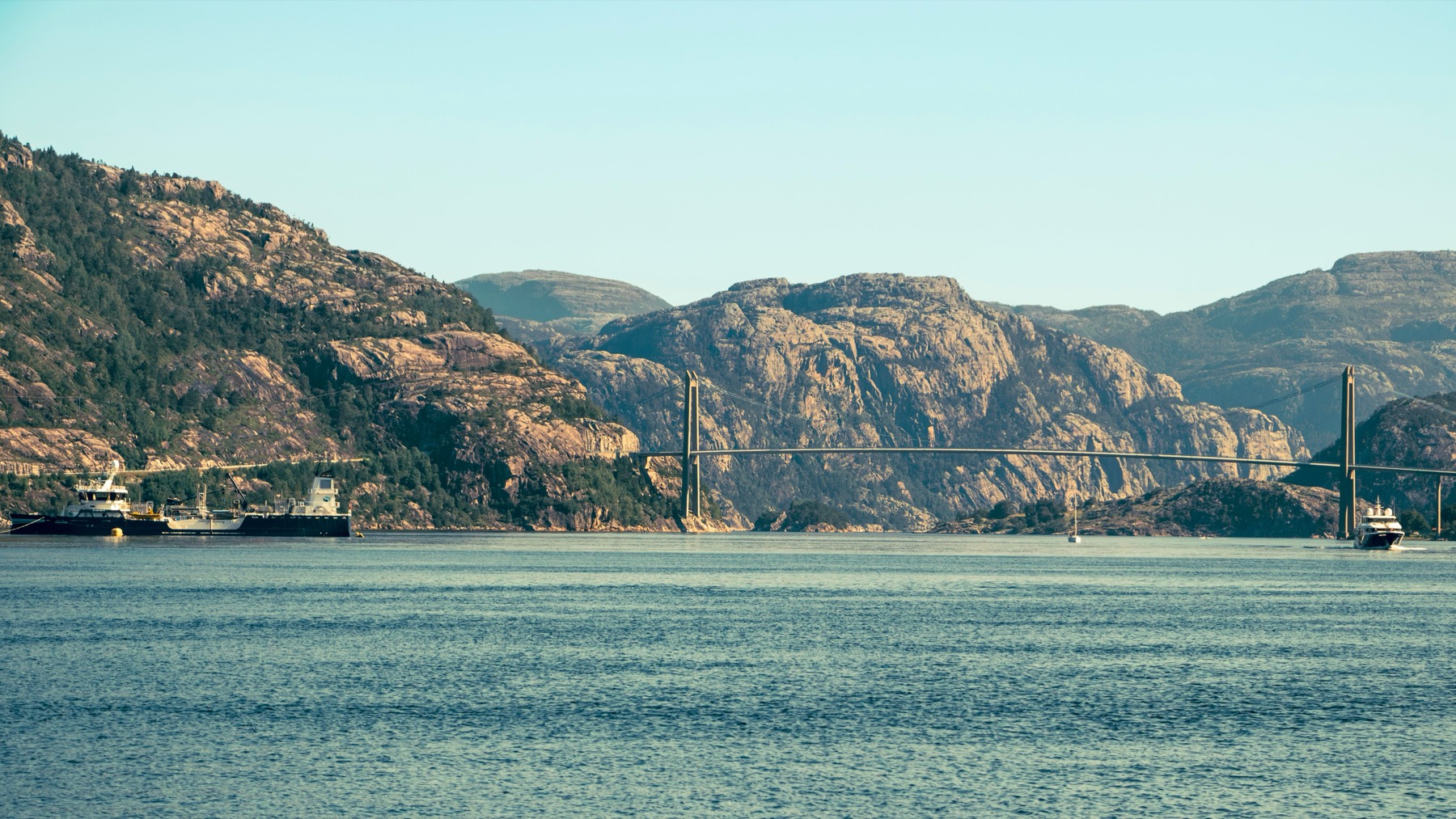 Hardangerfjord: 8 wskazówek, co zobaczyć nad owocowym fiordem w 2026 4 Panoramiczny szlak Dronningstien