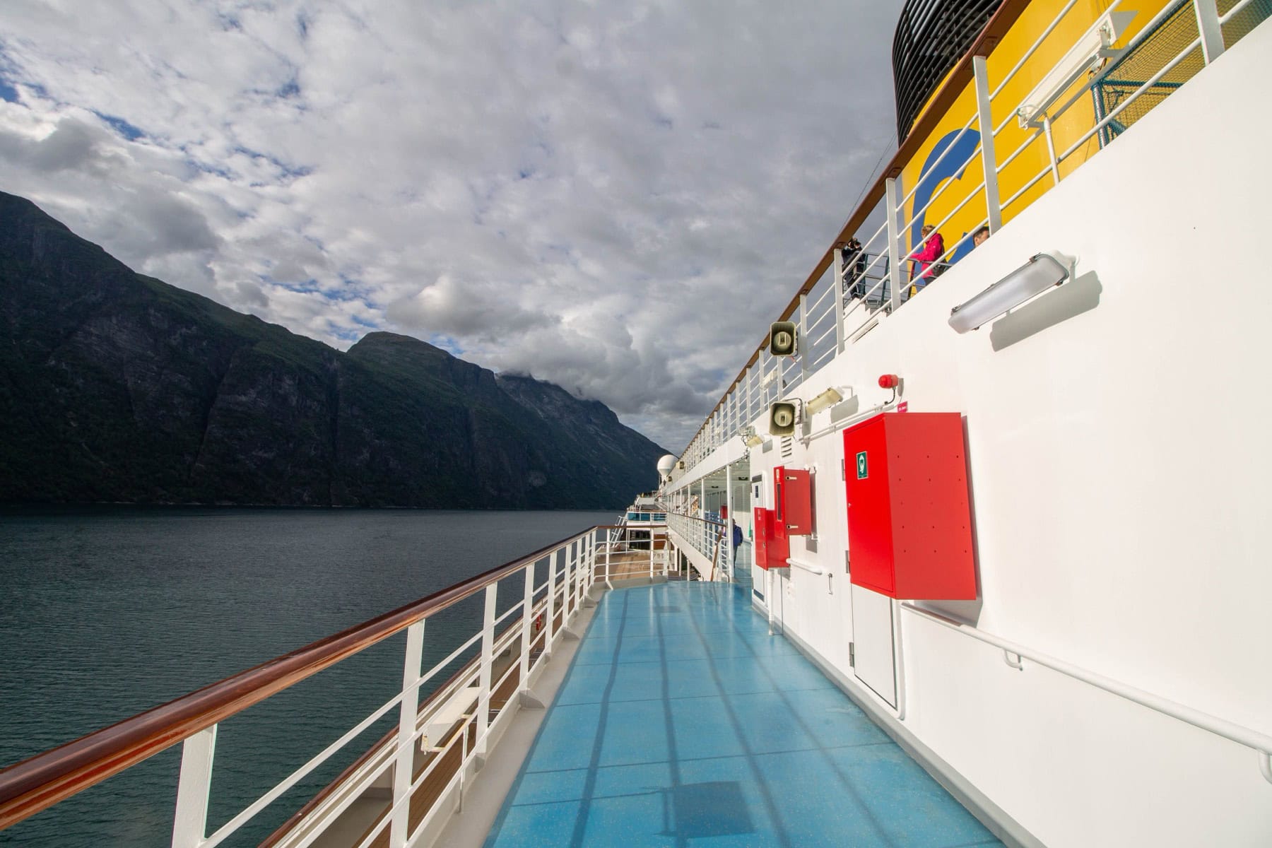 Hurtigruten: 8 lucruri de știut despre croaziera pe coasta Norvegiei în 2026 9 Practic: cabine, prețuri și rezervări