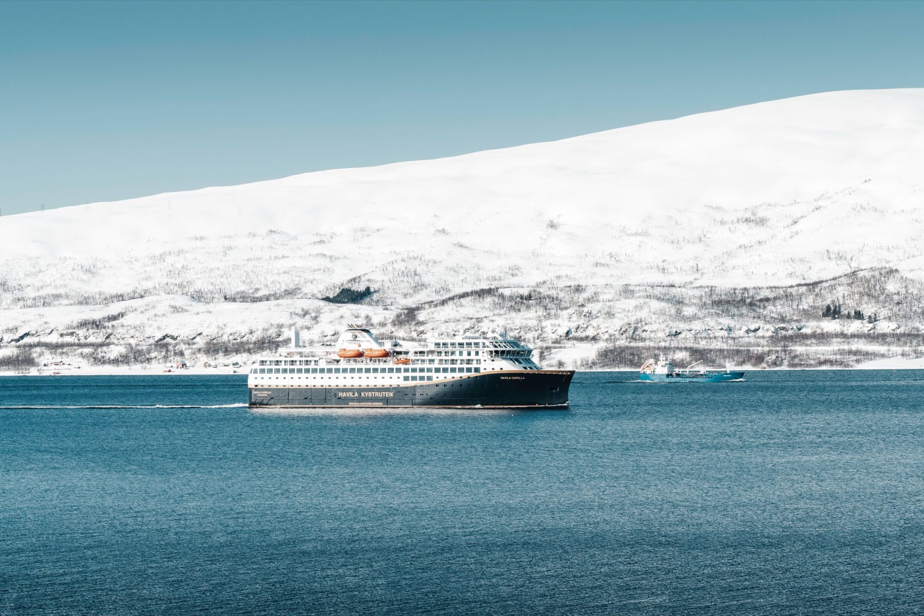 Hurtigruten: 8 lucruri de știut despre croaziera pe coasta Norvegiei în 2026 11 Hurtigruten vs Havila Voyages