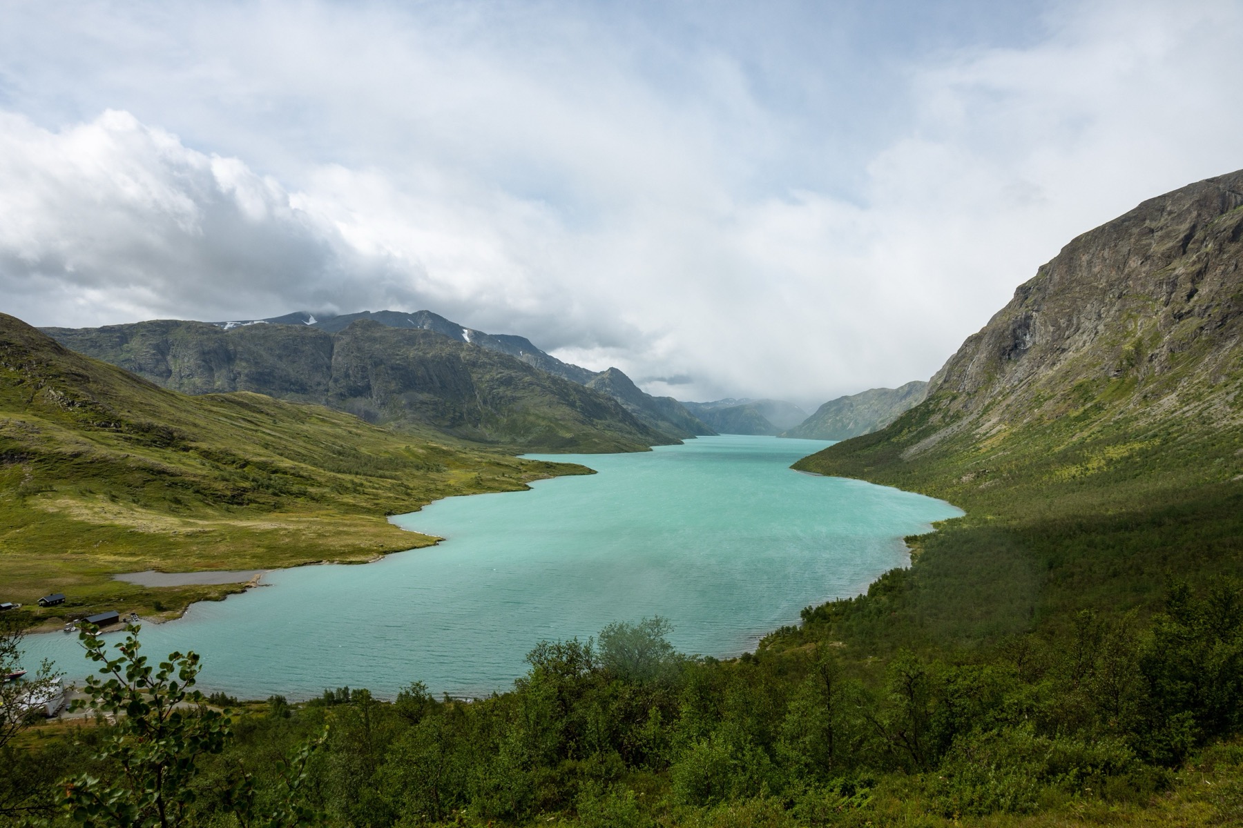 Jotunheimen: 8 tipů, co vidět v domově obrů a nejvyšších horách Norska 8 Jezera, ledovce a horské silnice