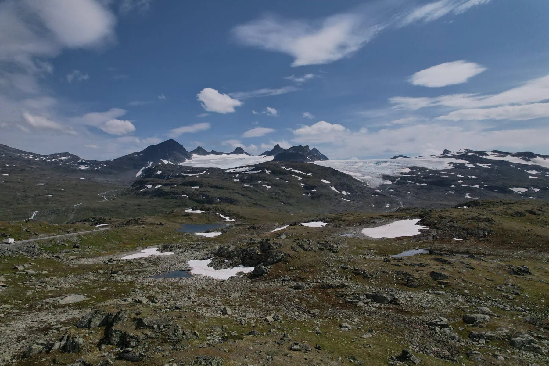 Jotunheimen: 8 tipov, čo vidieť v domove obrov a najvyšších horách Nórska 12 Ľadovce a túry so sprievodcom