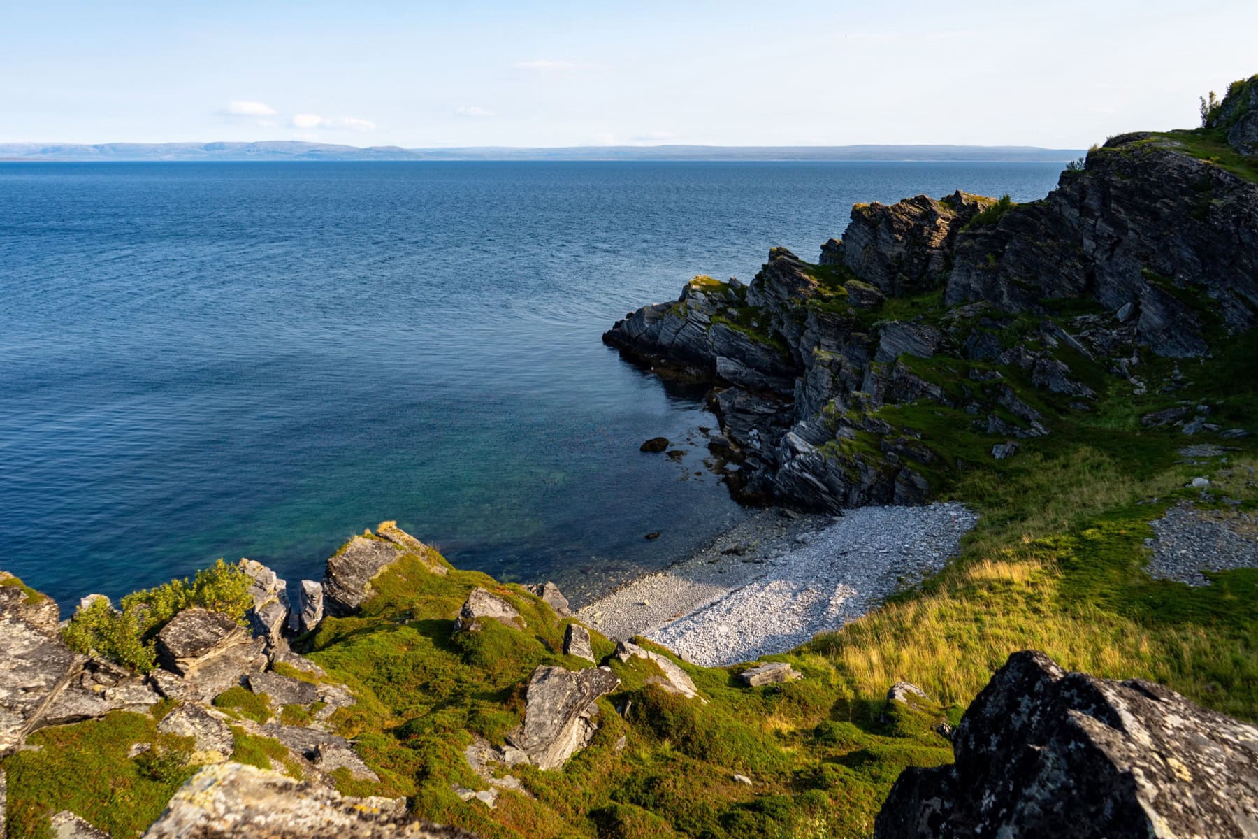 Nordkapp Norvegia: ce să vezi în cel mai nordic punct al Europei în 2026 8 Tundra arctică pe drumul spre Knivskjellodden
