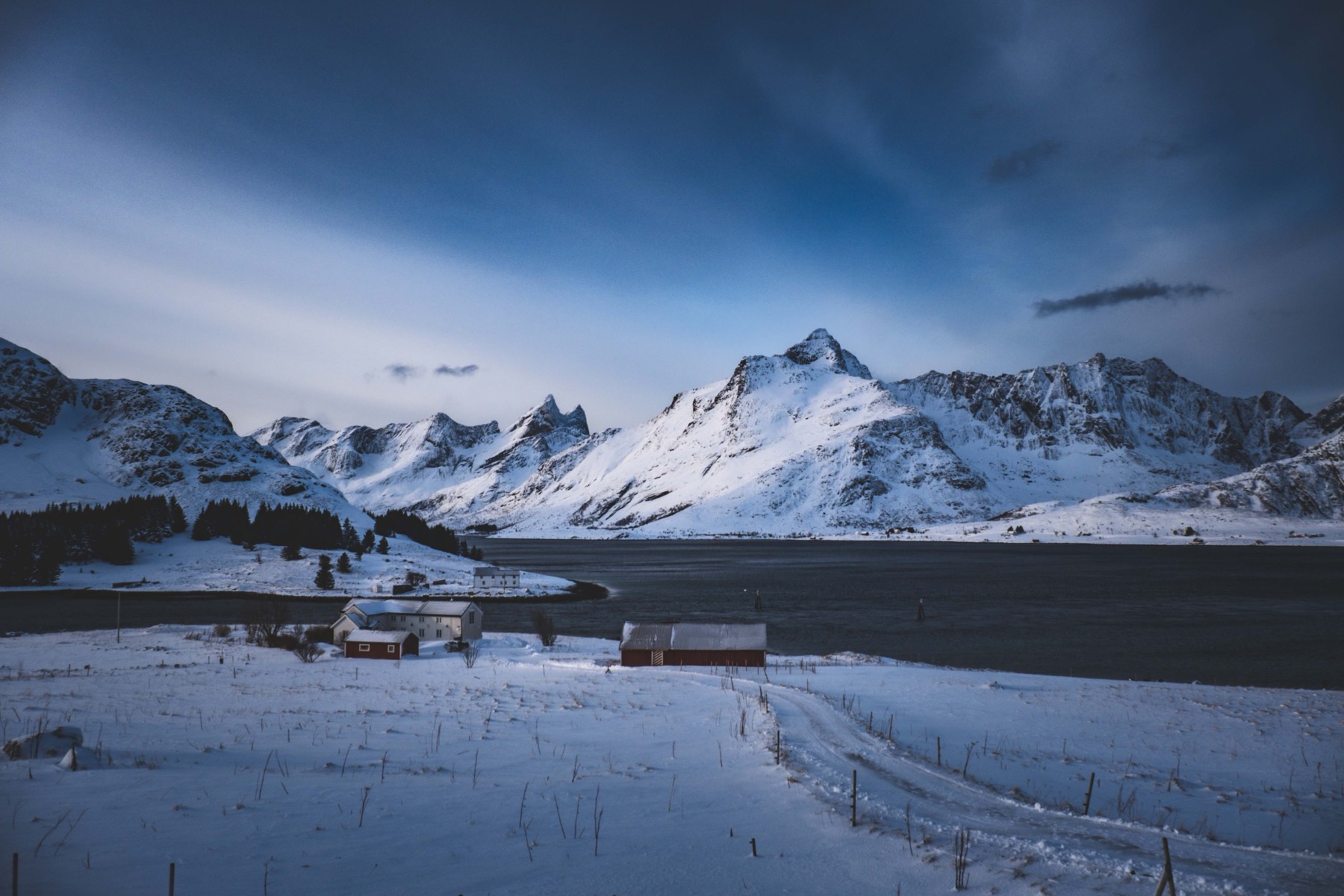 Norwegische Fjorde: Die 12 schönsten, die du 2026 sehen solltest 19 Schmaler Trollfjord