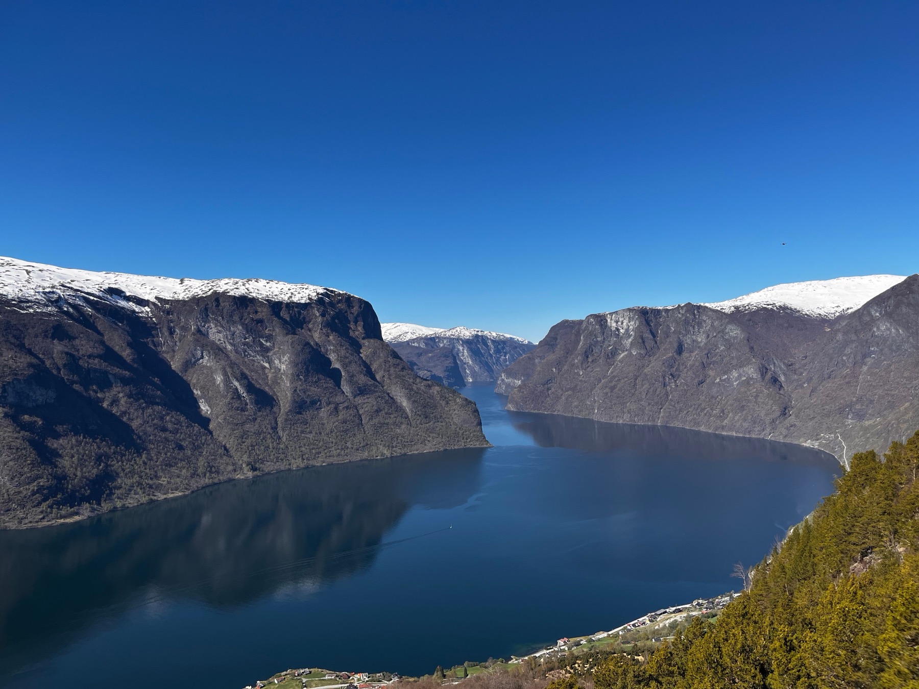 Sognefjord e Nærøyfjord: cosa vedere nel fiordo più lungo della Norvegia nel 2026 4 Alloggio vicino al Sognefjord
