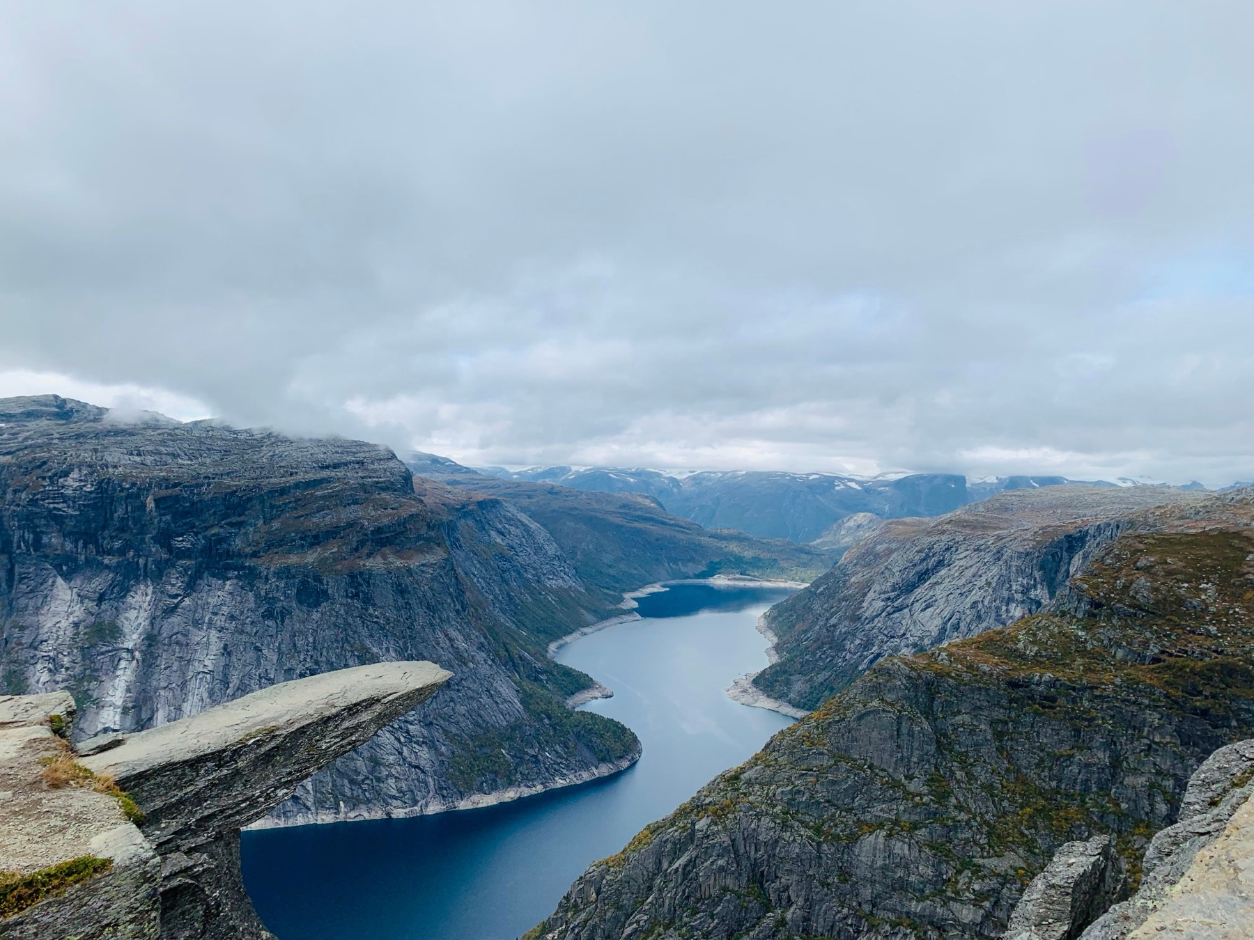 Trolltunga: la ruta a la lengua de troll en Noruega paso a paso en 2026 10 Planificar el tiempo para el trekking a Trolltunga