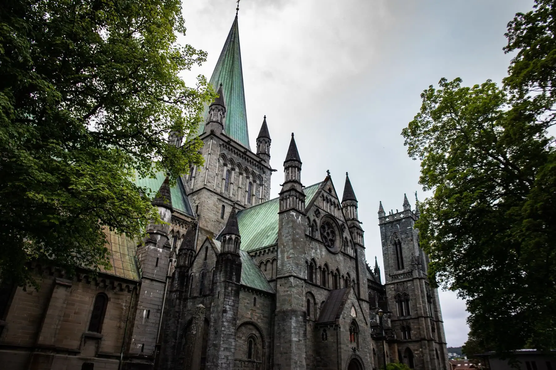 Trondheim, Norsko: 12 tipů, co vidět ve městě katedrály Nidaros 5 Historické centrum a královské památky