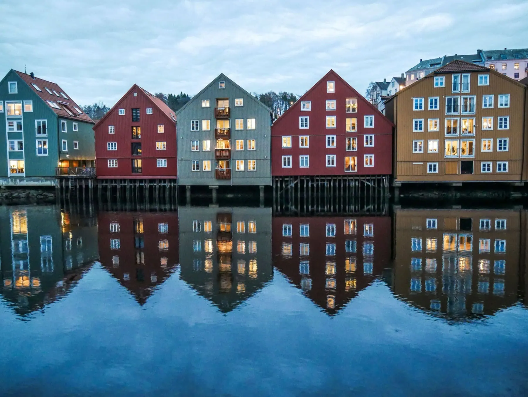 Trondheim, Norsko: 12 tipů, co vidět ve městě katedrály Nidaros 9 Ikonické čtvrti a výhledy na město