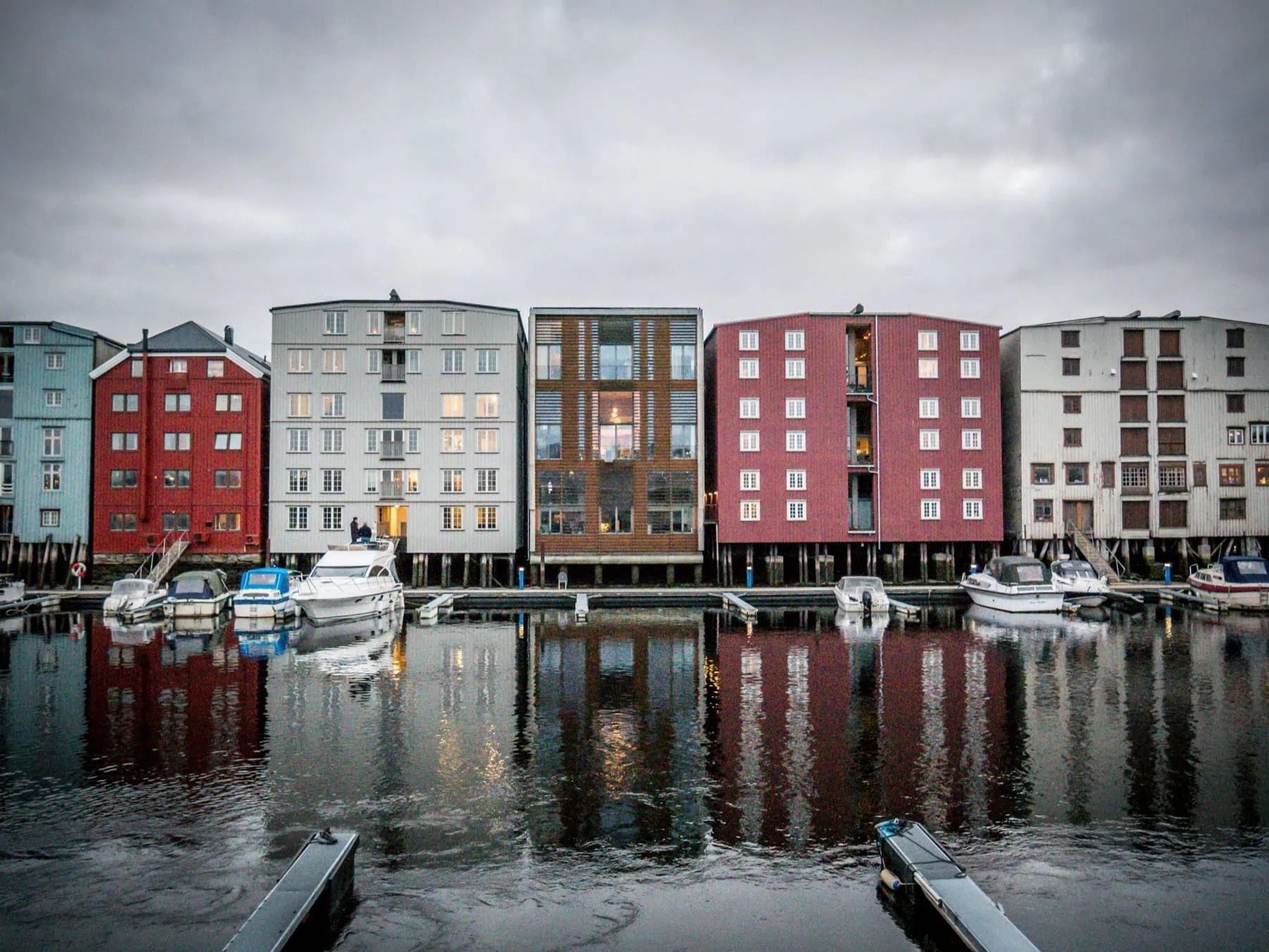 Trondheim, Norsko: 12 tipů, co vidět ve městě katedrály Nidaros 19 Studentská čtvrť Solsiden
