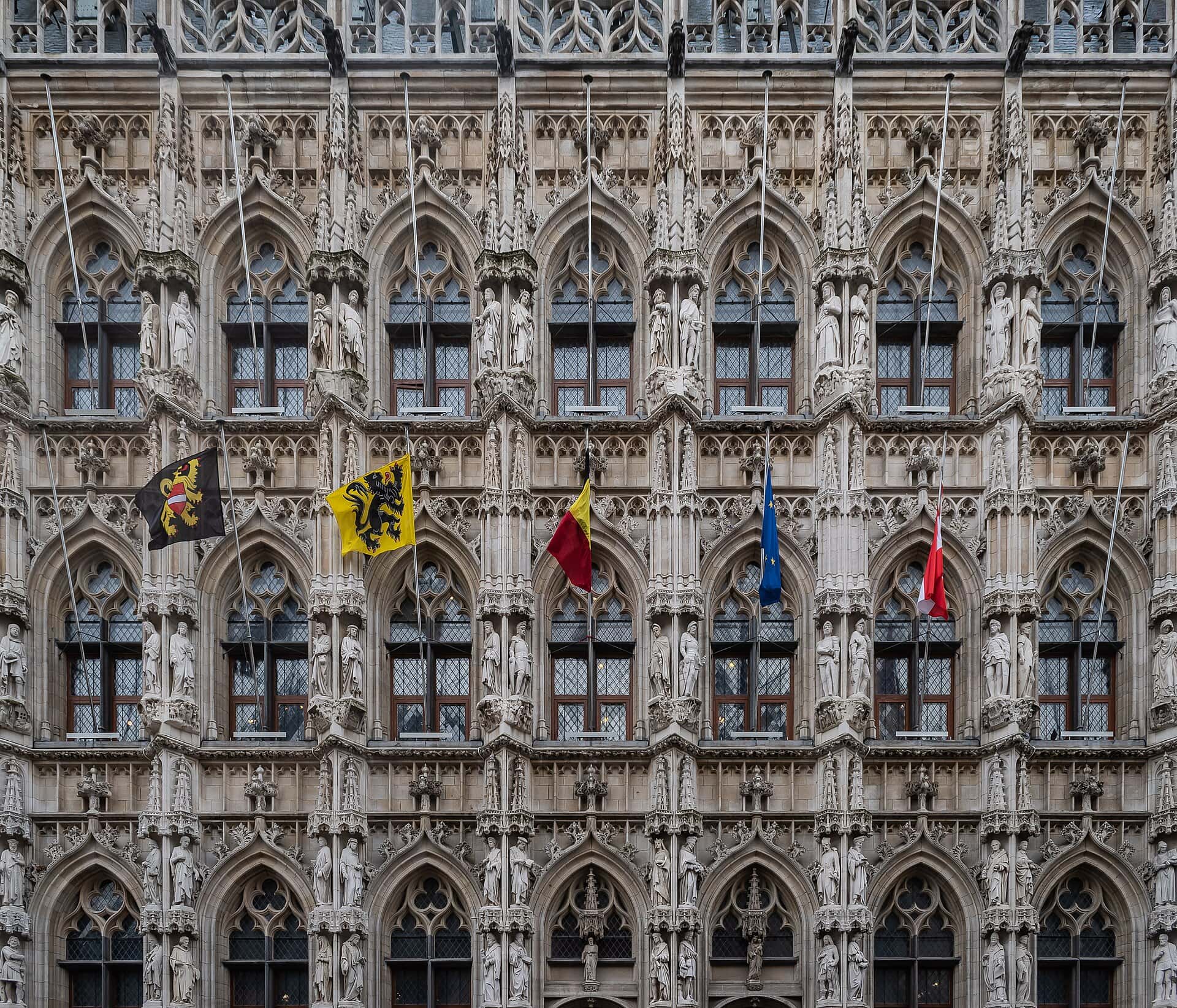 Belgio: 18 cose da vedere e fare nel 2026 9 Lovanio: storia e il bar più lungo d'Europa