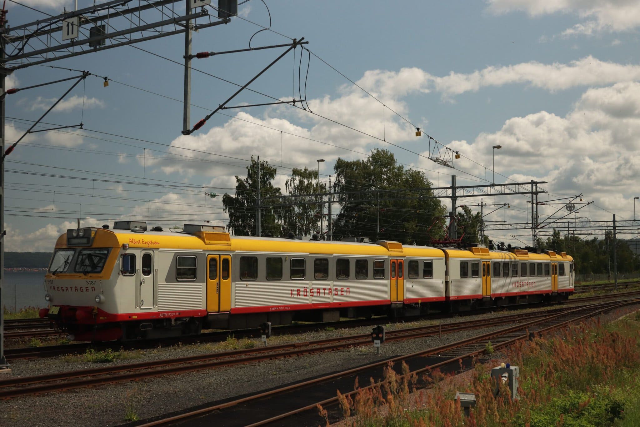 Belgium: 18 Best Things to Do and See in 2026 100 Getting around Belgium by train