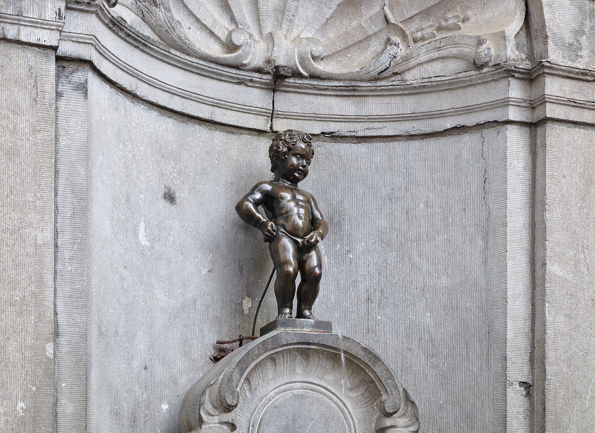 Bruksela: 19 atrakcji, które warto zobaczyć w 2026 roku 6 Sikający chłopiec (Manneken Pis)