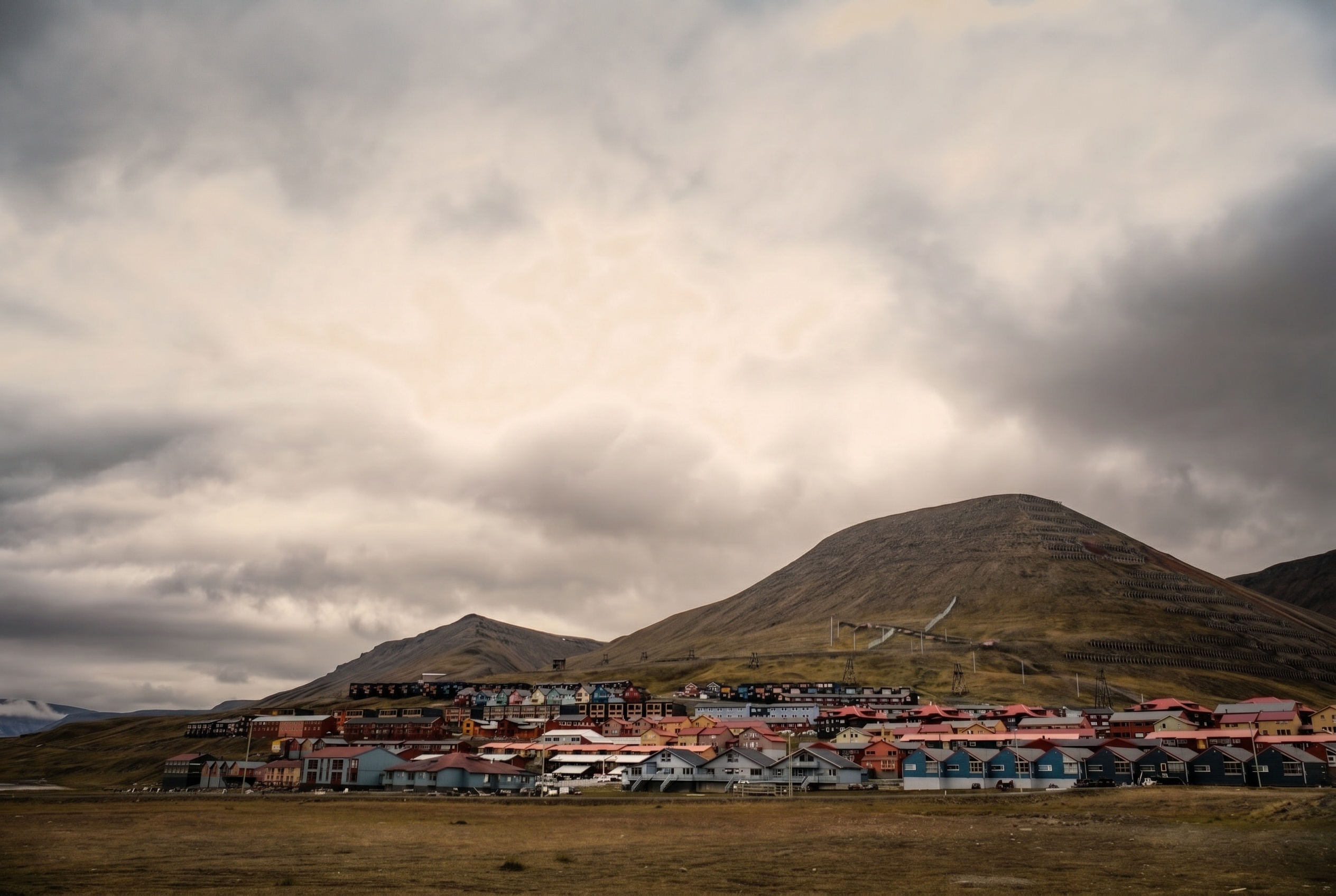 Noorwegen: 50 tips wat te zien — de mooiste plekken en fjorden in 2026 28 Het mijnstadje Røros