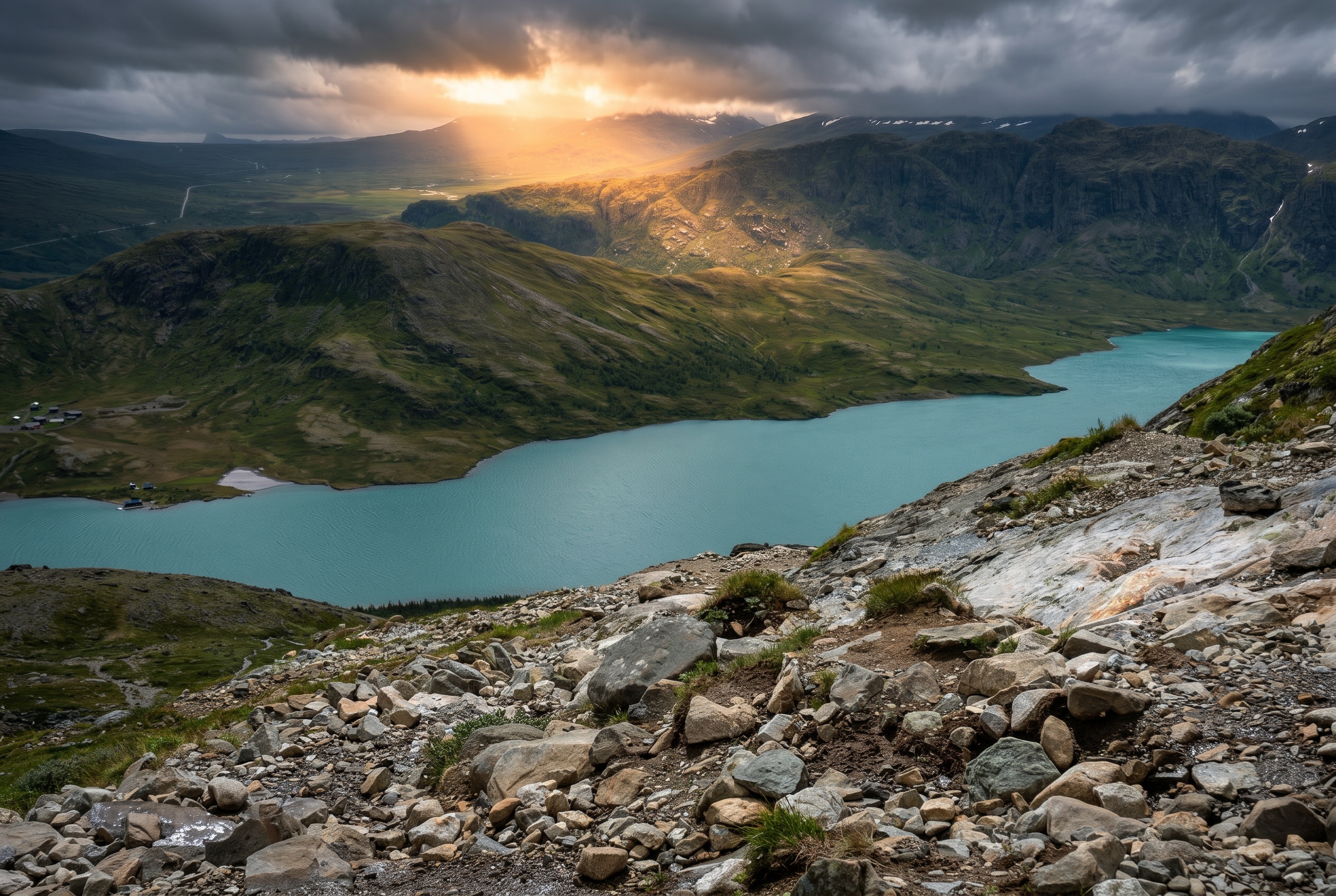 Noorwegen: 50 tips wat te zien — de mooiste plekken en fjorden in 2026 65 De bekendste Noorse trektochten