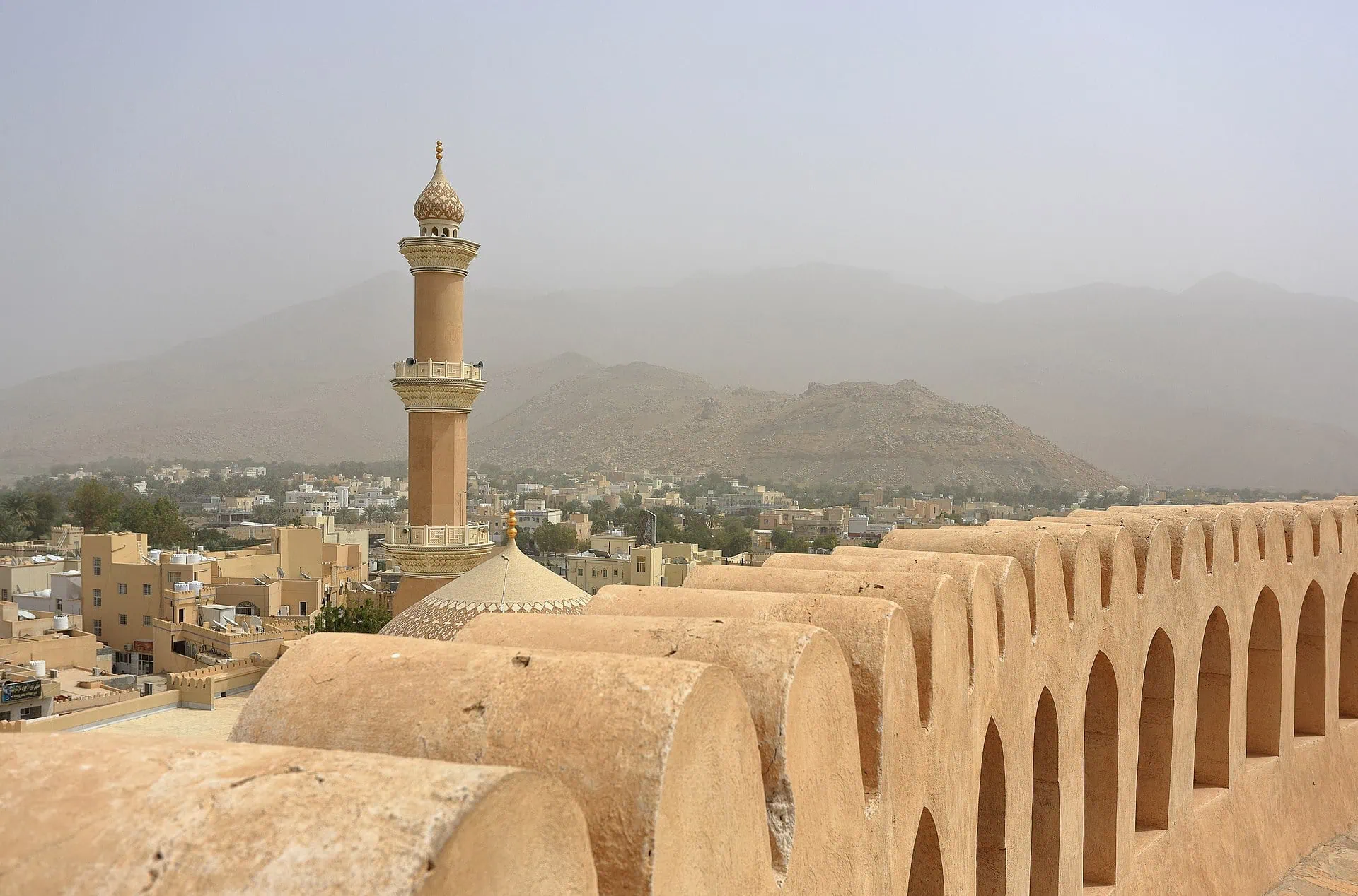 Oman Urlaub: 21 Tipps, was du sehen musst und wann 2026 die beste Reisezeit ist 10 Die Festung Nizwa