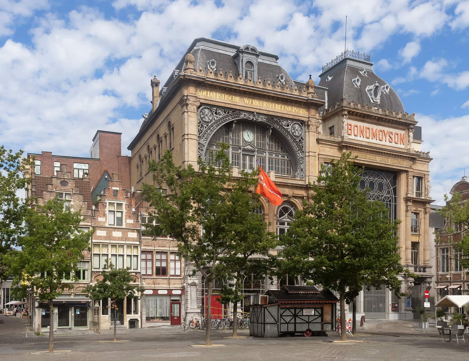 Obiective turistice Gent Belgia: 16 lucruri de făcut în 2026 13 Piața Vrijdagmarkt
