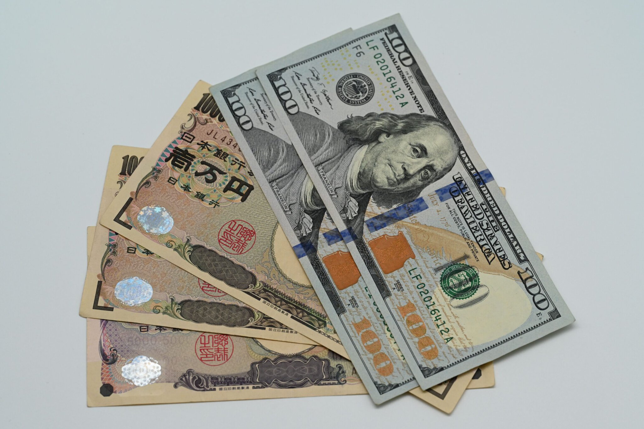 Voyage au Japon pour la première fois : JR Pass, prix et conseils pratiques pour 2026 7 Argent et distributeurs : le Japon aime toujours le liquide