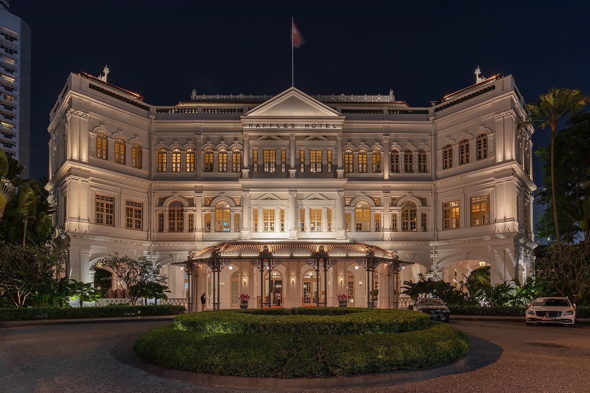 Singapore Holiday: 21 Best Things to See and Do in 2026 52 Colonial Raffles Hotel in Singapore
