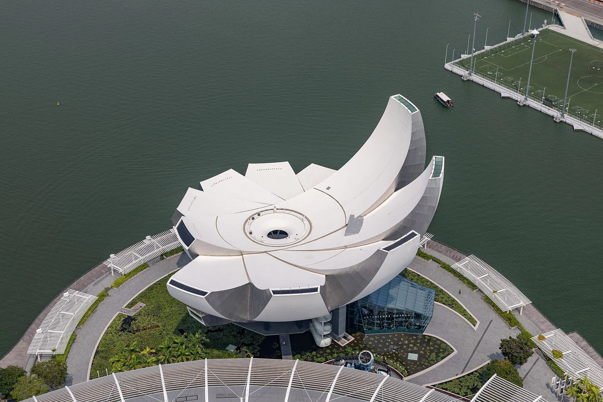 Singapore Holiday: 21 Best Things to See and Do in 2026 6 Marina Bay Sands and the SkyPark viewpoint