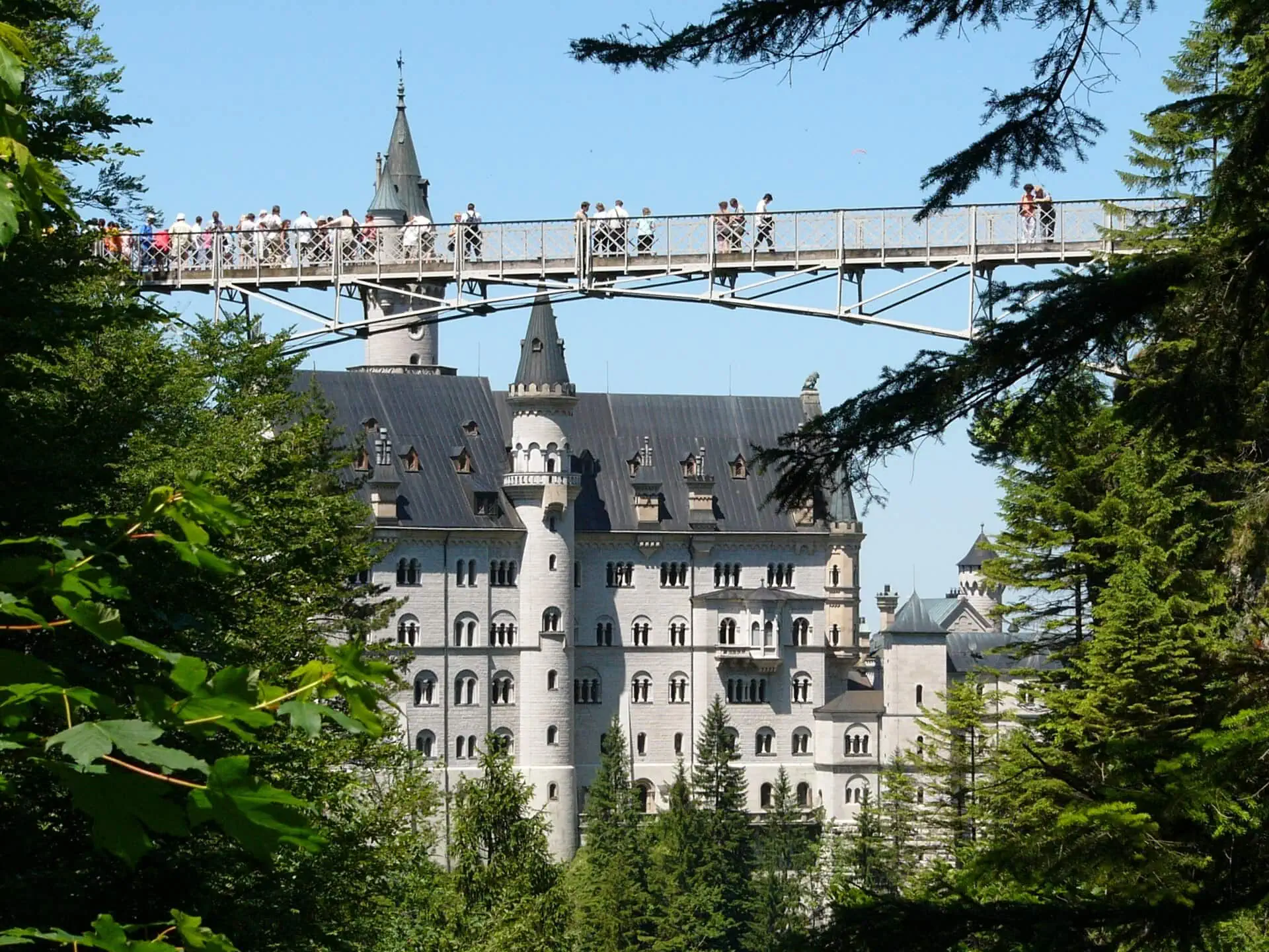 Schloss Neuschwanstein: 14 Tipps für deinen Besuch 2026 8 Marienbrücke mit Blick auf das Schloss