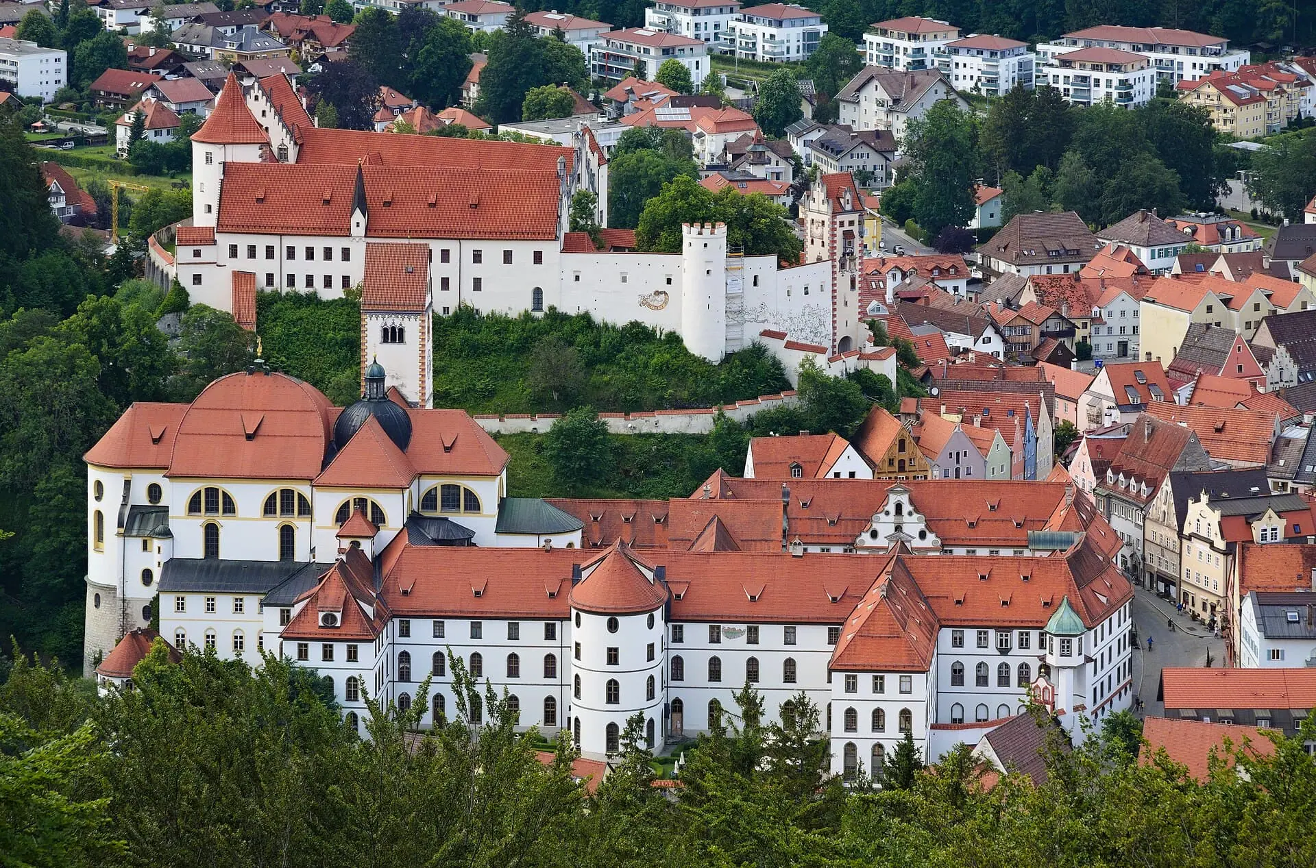 Schloss Neuschwanstein: 14 Tipps für deinen Besuch 2026 13 Historische Stadt Füssen